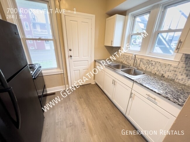 Building Photo - 700 Roosevelt Ave Unit 1