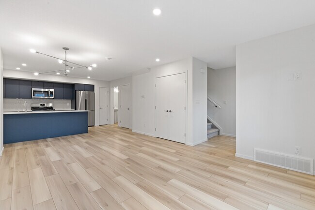 Photo - 11440-11487 87 St NW Unit 1