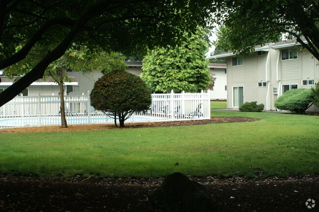 Silverwood Apartments - Silverwood Apts