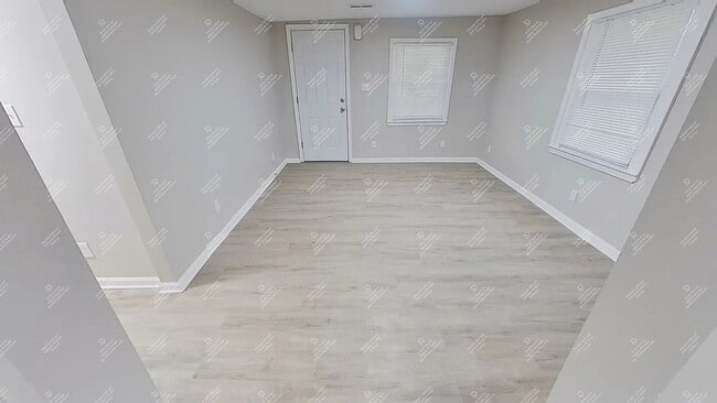 Photo - 155 Richmond St