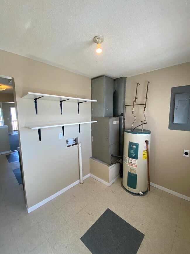 Laundry - 103 Sibley Rd Unit C