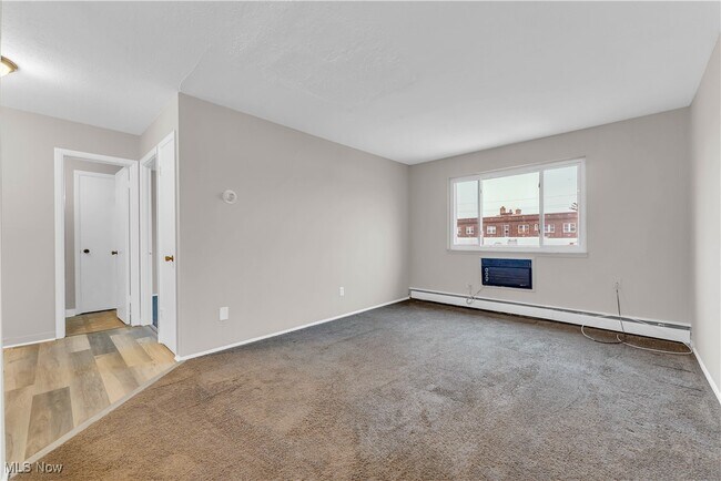 Photo - 1415 Wyandotte Ave Unit 305