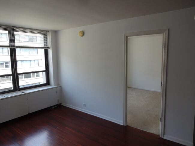 Photo - 222 E Pearson St Unidad 2105