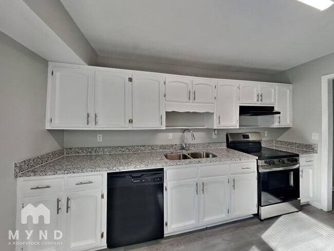 Photo - 804 Pine Forest Cir