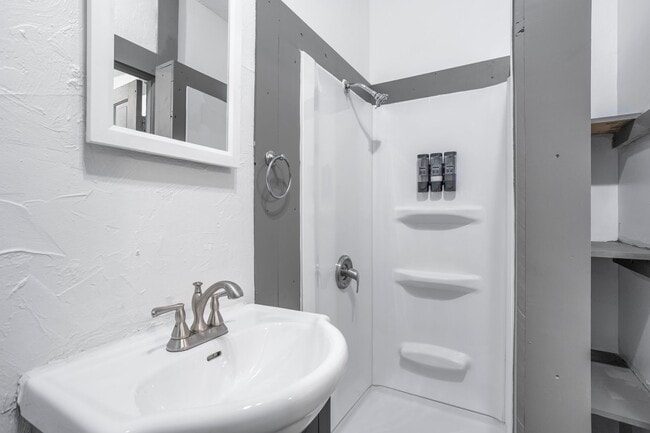 Photo - 1400 Knapp St Unit 1400A