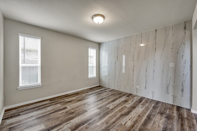 Photo - 125 Dina Ln