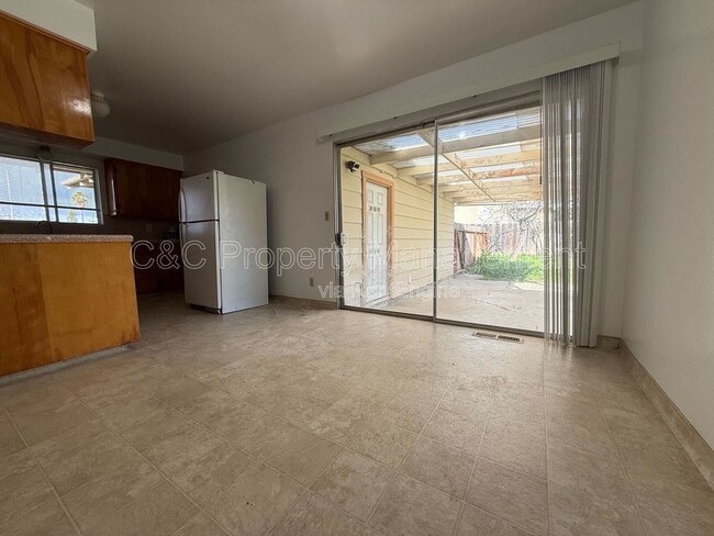 Photo - 840 Camille Ct