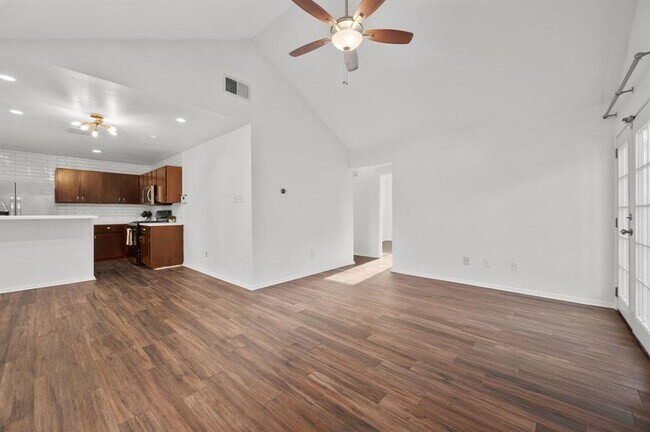 Photo - 12329 Limerick Ave