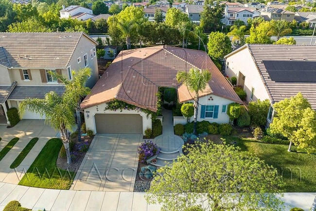 Photo - Spacious 5-Bedroom Oasis at Dry Creek in Heritage Lake