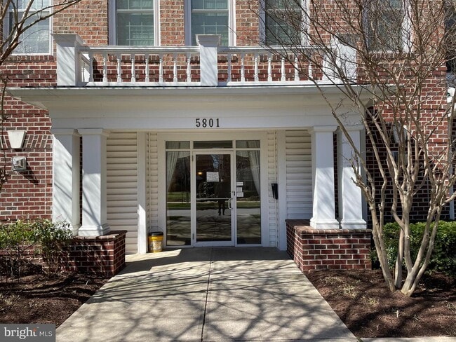 Photo - 5801 Clipper Ln Unit 205