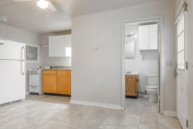 Photo - 220 N Adelle Ave Unit B