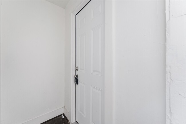 Photo - 607 Enid St