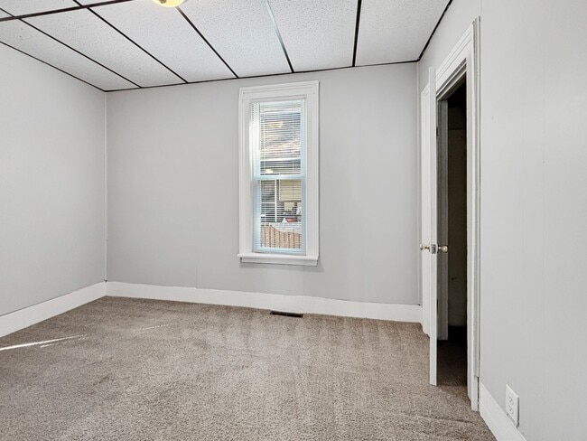 Photo - 828 9th St NW