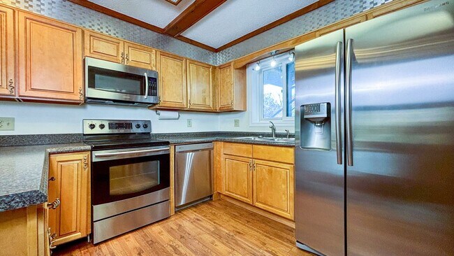 Photo - 221 Woodland Rd