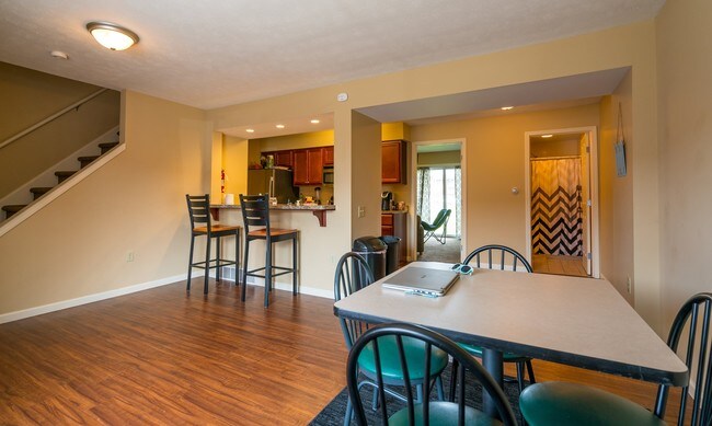 Photo - College Park Student Apartments