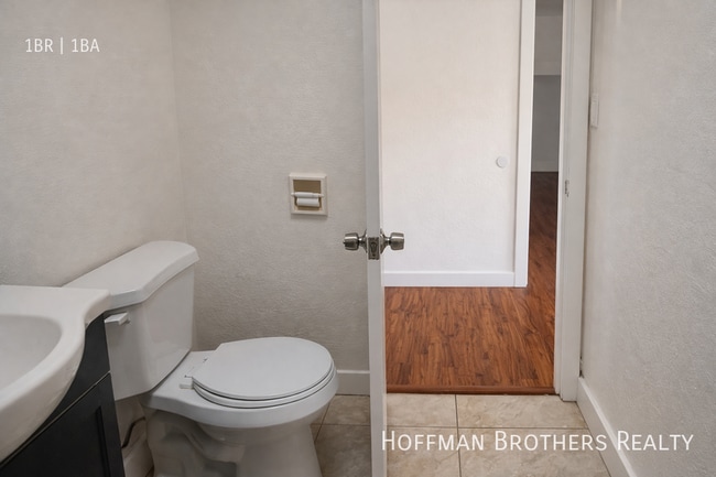 Photo - 5547 1/2 Atlantic Ave-1/2 Unit 1/2