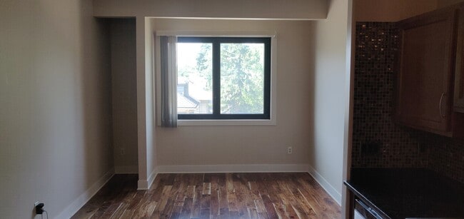 Photo - 600 Albert St Unit 318