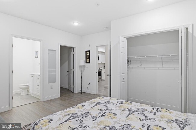 Photo - 925 N Broad St Unit 4E