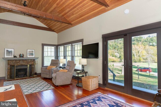 Photo - 1312 John Rissler Rd