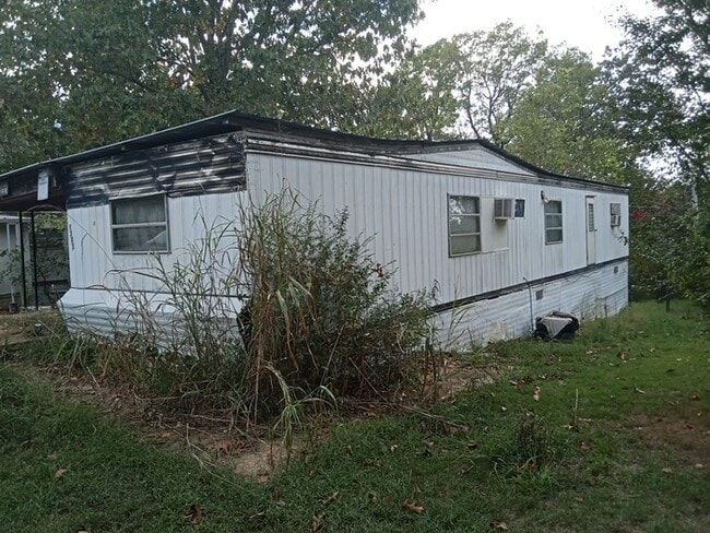 Photo - 1305 Ridge Cir