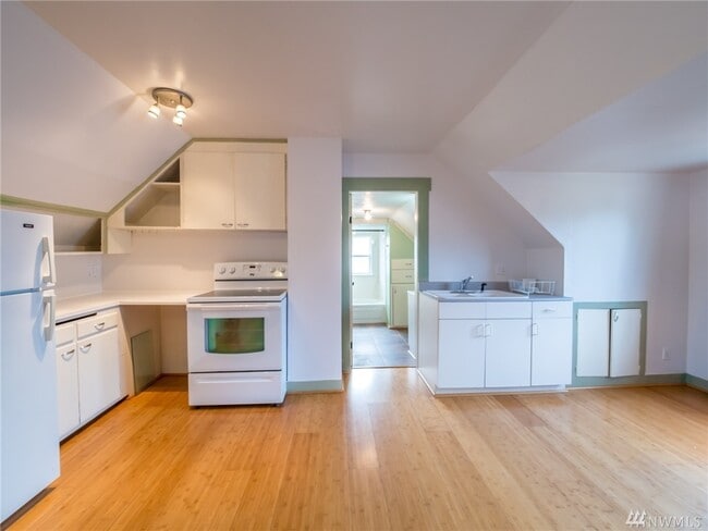 Building Photo - 811 NW 64th St Unit 811 Ballard Rental