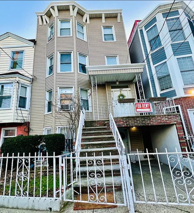 Building Photo - 487 Mercer St Unit 2nd Fl Apt