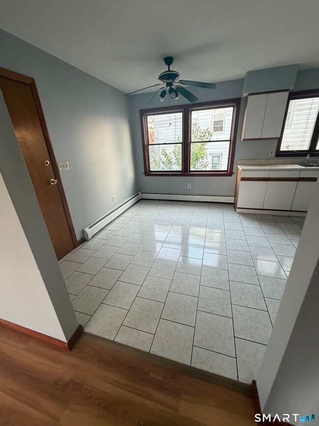 Photo - 204 Booth St