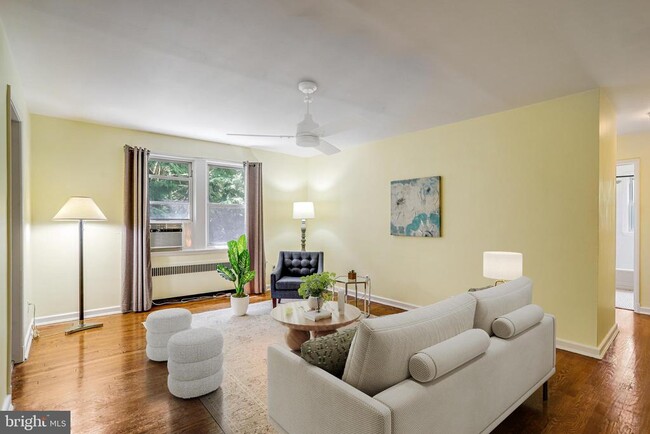 Building Photo - 4004 Beecher St NW Unit 304A