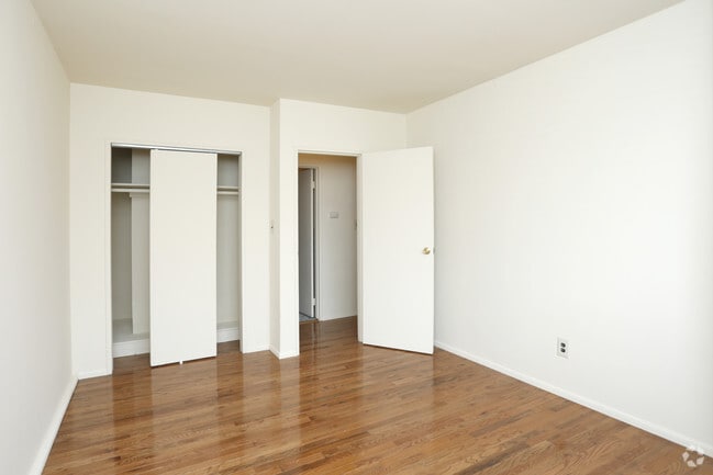 One Bedroom-Bedroom