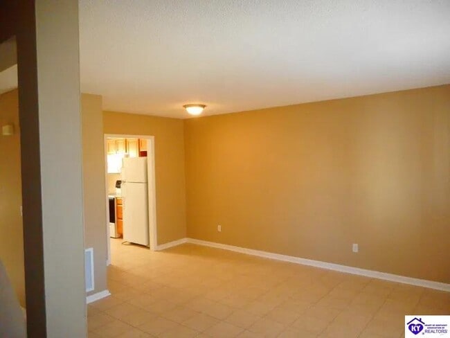 Photo - 700 Westport Rd