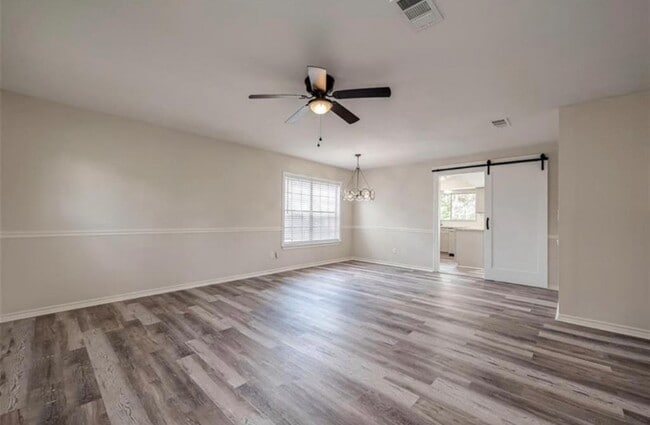 Photo - 5831 Caldicote St