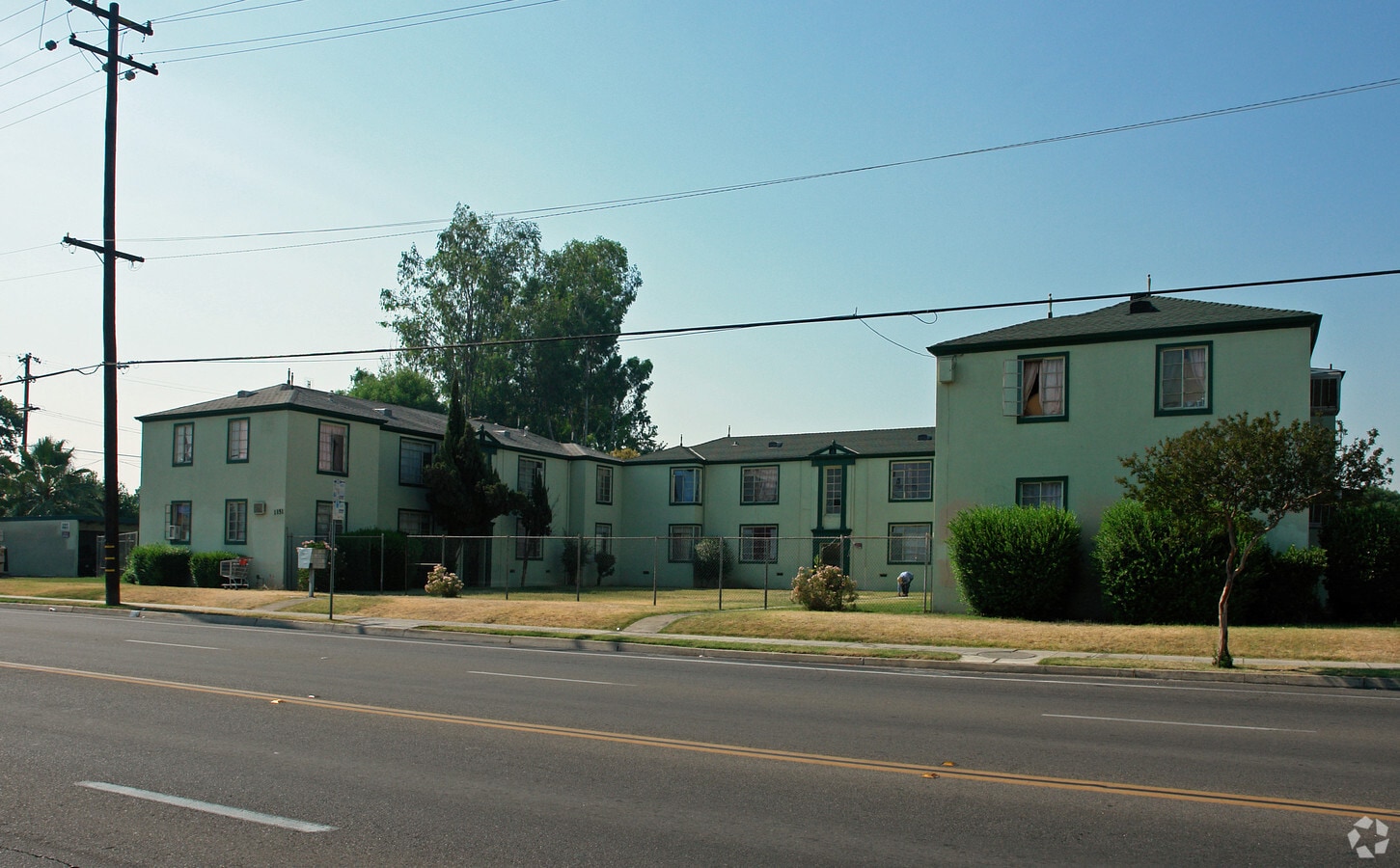 Brooks Apartments - Brooks Apartments