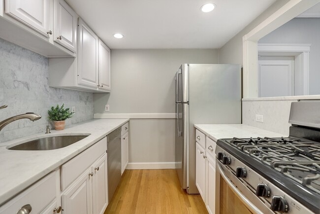 Photo - 381 Marlborough St Unidad 1