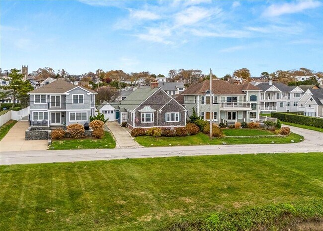 Photo - 112 Esplanade