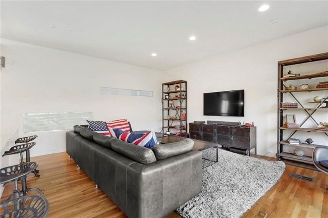 Photo - 5205 Capitol Ave