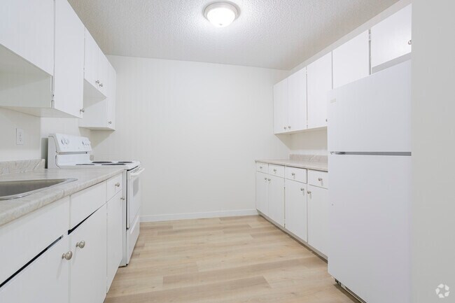 1BR, 1BA -595SF - Glenbow Manor