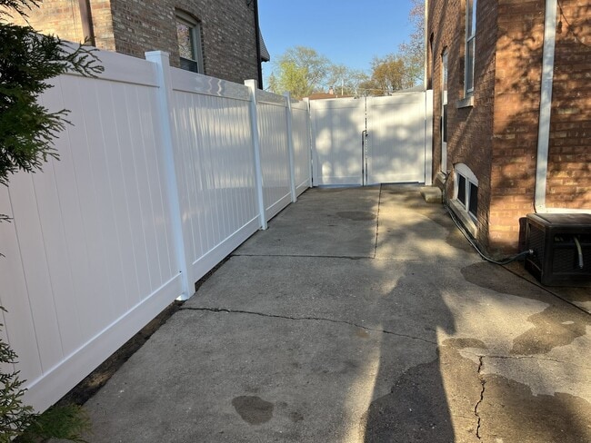 Photo - 1748 Orchard St