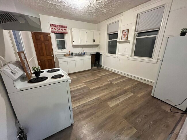 Photo - 87 Devon St