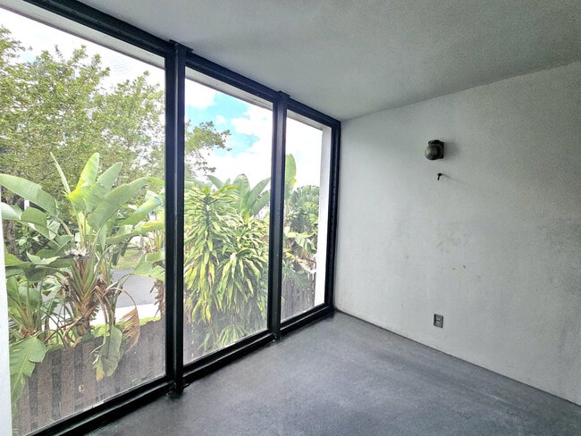 Photo - 213 Lake Pointe Dr Unit 212