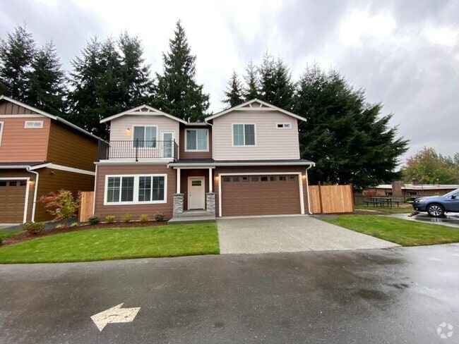 Building Photo - Beautiful Almost new 3 bed +den home in Ly...