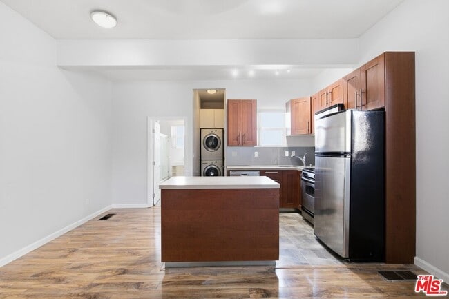 141 W Ave 31 Unit 1