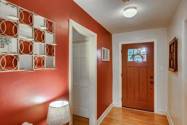 Photo - 2050 Sylvania Dr