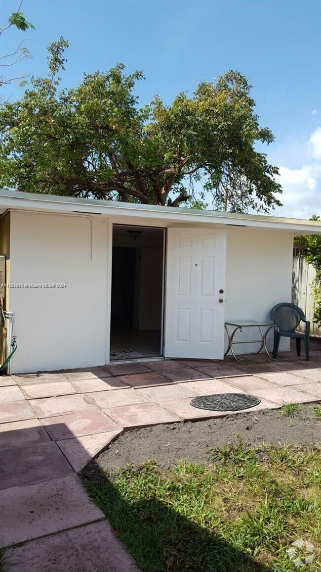 Building Photo - 912 SW 9th Ave Unit REAR Rental