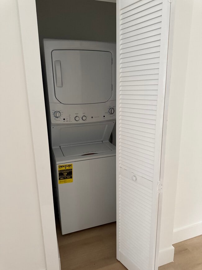 Photo - 2520 SW 27th St Unit #1