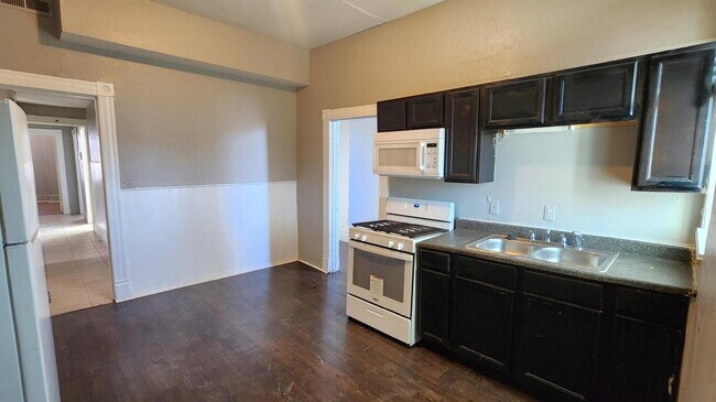 Photo - Apartment with Bonus Space & Hardwood Floors