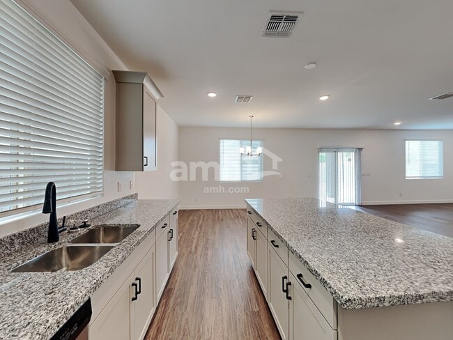 Photo - 4019 S 105th Dr