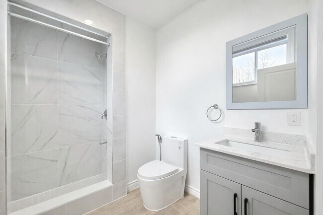 Photo - 34 Church St