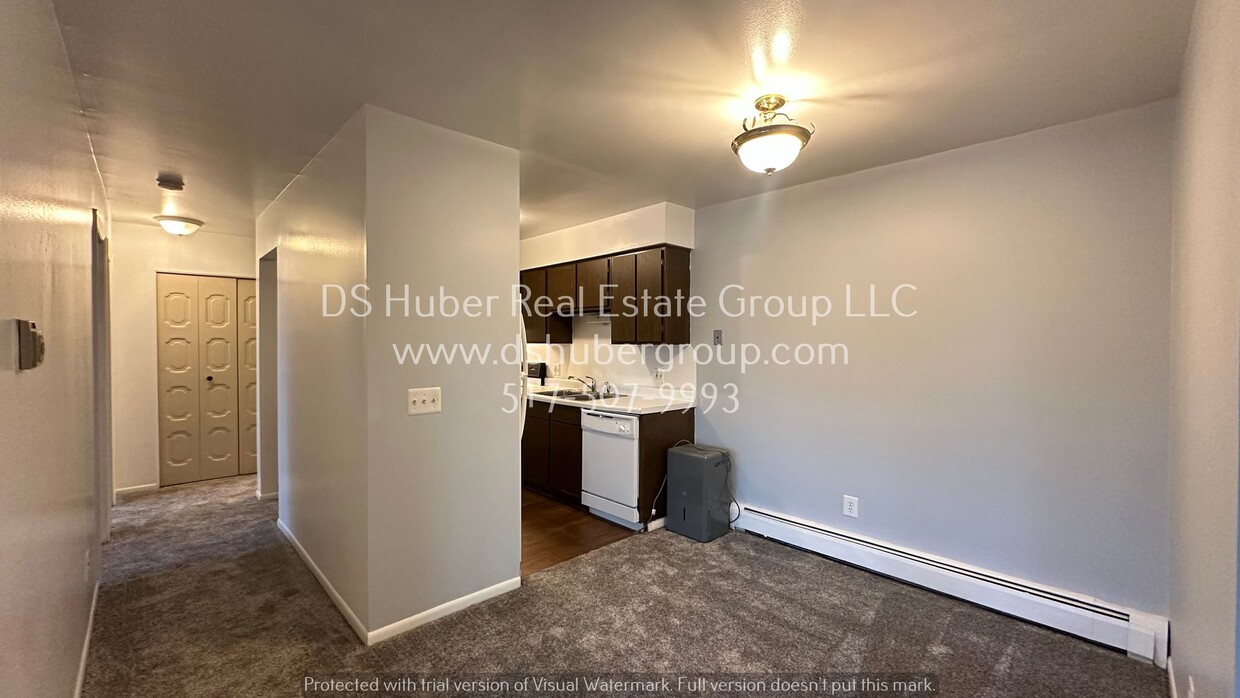 Lower level apartment - 2 bed 1 bath in La... - Lower level apartment - 2 bed 1 bath in La...