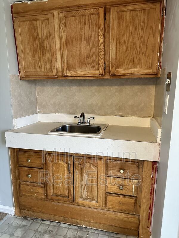 21220 Waltham Rental House Rental in Warren, MI