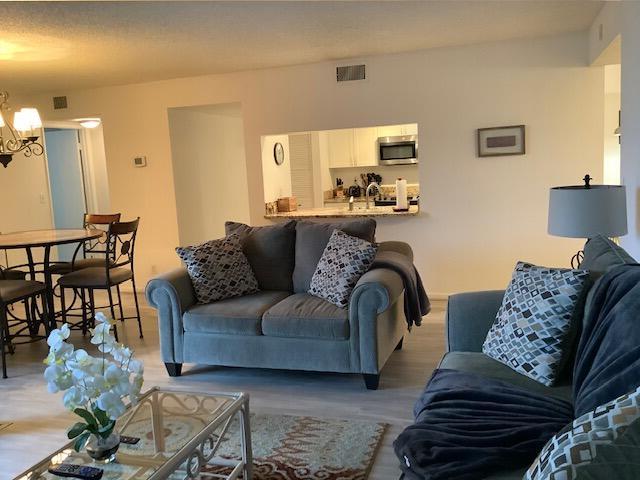 Photo - 450 Egret Cir Unidad 9209